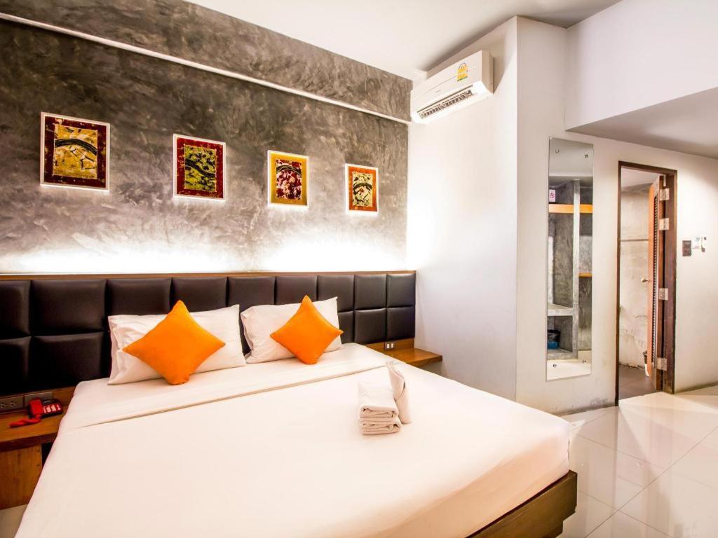 B2 Thippanate Boutique & Budget Hotel Chiang Mai Bagian luar foto